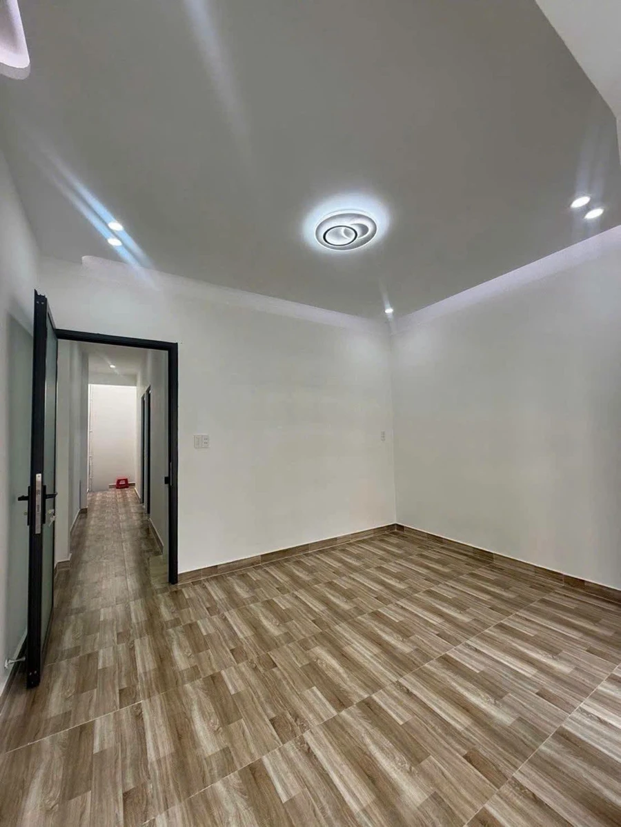 Bán nhà 2 tầng 4x12m hẻm xe hơi 6m đường Lê Đình Cẩn, Bình Tân giá 5 tỷ - Ảnh thu nhỏ 4