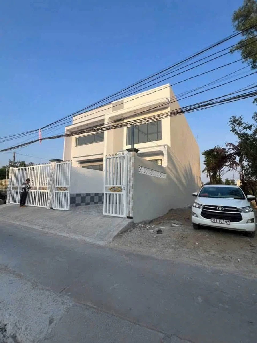 Bán nhà 1 trệt 1 lửng 3PN, 100m² ở Bến Lức, Long An, giá 1 tỷ 900 triệu - Ảnh 1