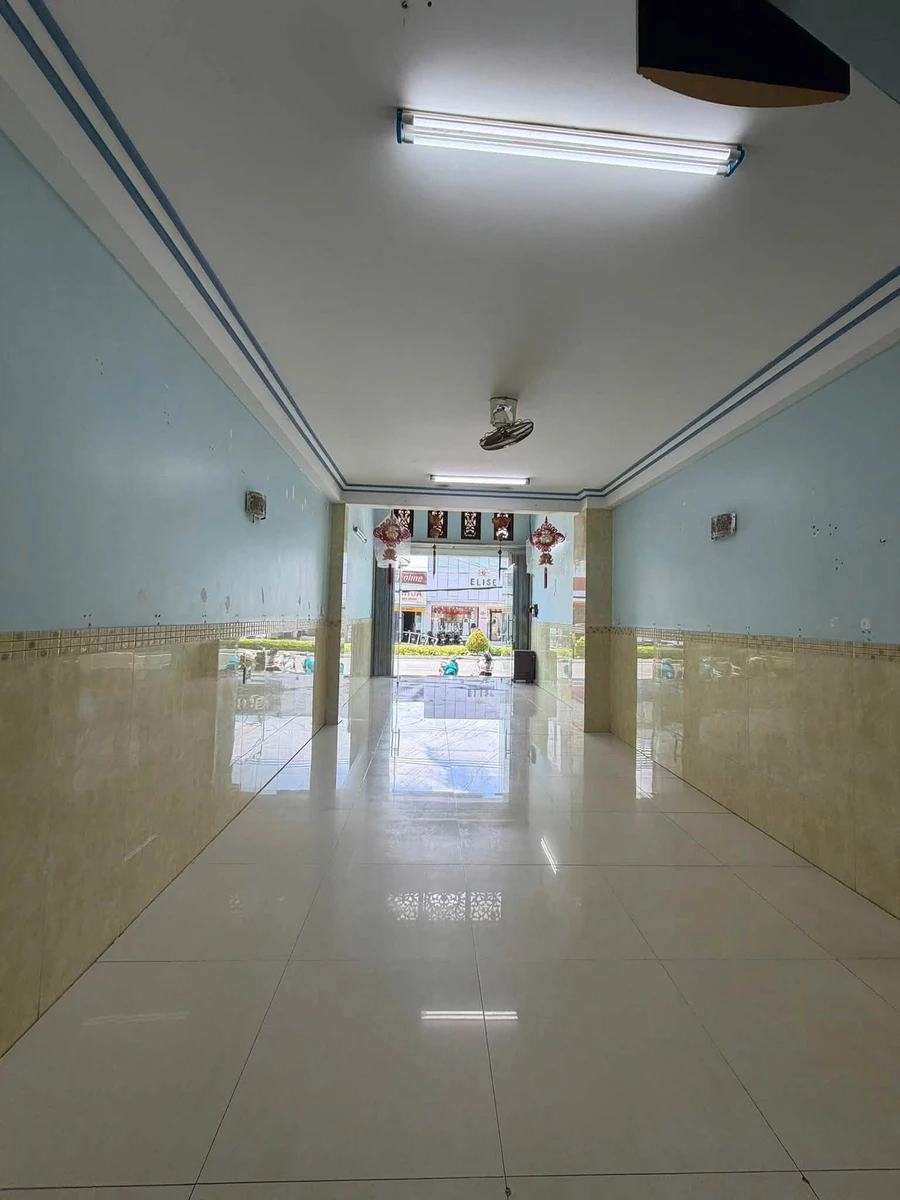 Bán nhà 1 trệt 3 lầu Trần Hưng Đạo P.5 Q.1, 120m2, 11 tỷ - Ảnh thu nhỏ 5