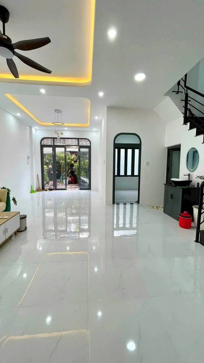 Bán nhà 2 tầng 65m² Lê Hồng Phong Quy Nhơn - Ảnh thu nhỏ 2