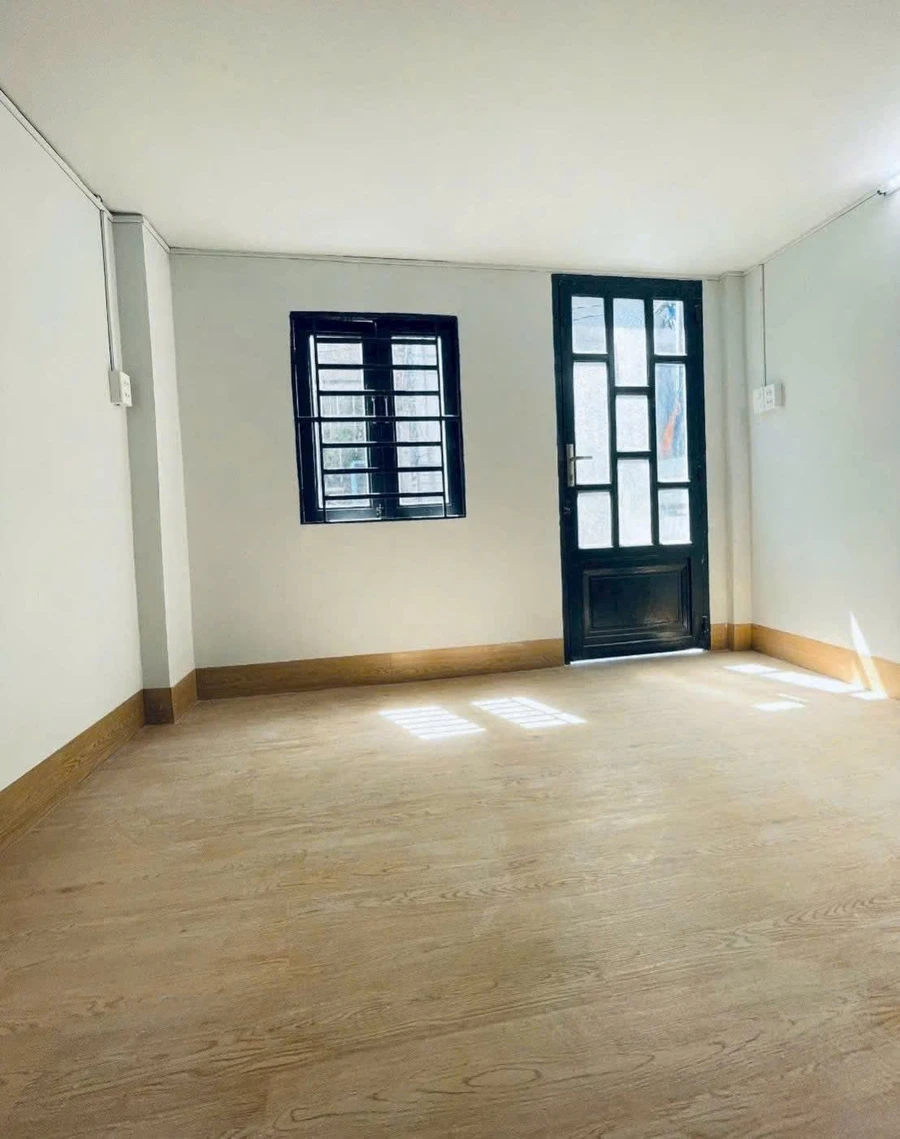 Bán nhà 2 lầu 42m² 2PN Lạc Long Quân Quận 11, sổ hồng - Ảnh thu nhỏ 5