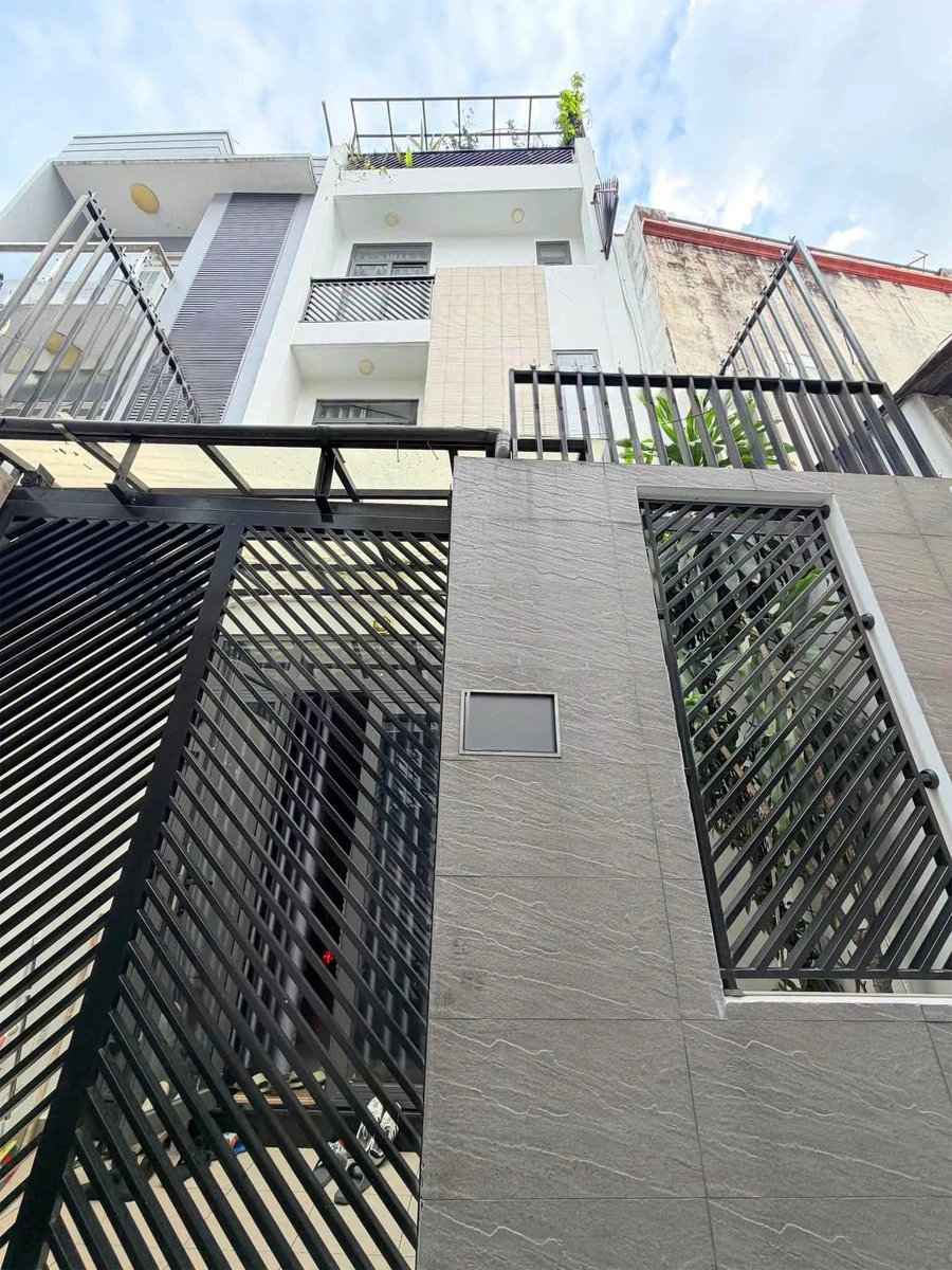 Bán nhà 4 tầng, 4 phòng, 52m2 Bùi Thị Xuân, 7.6 tỷ - Ảnh 1