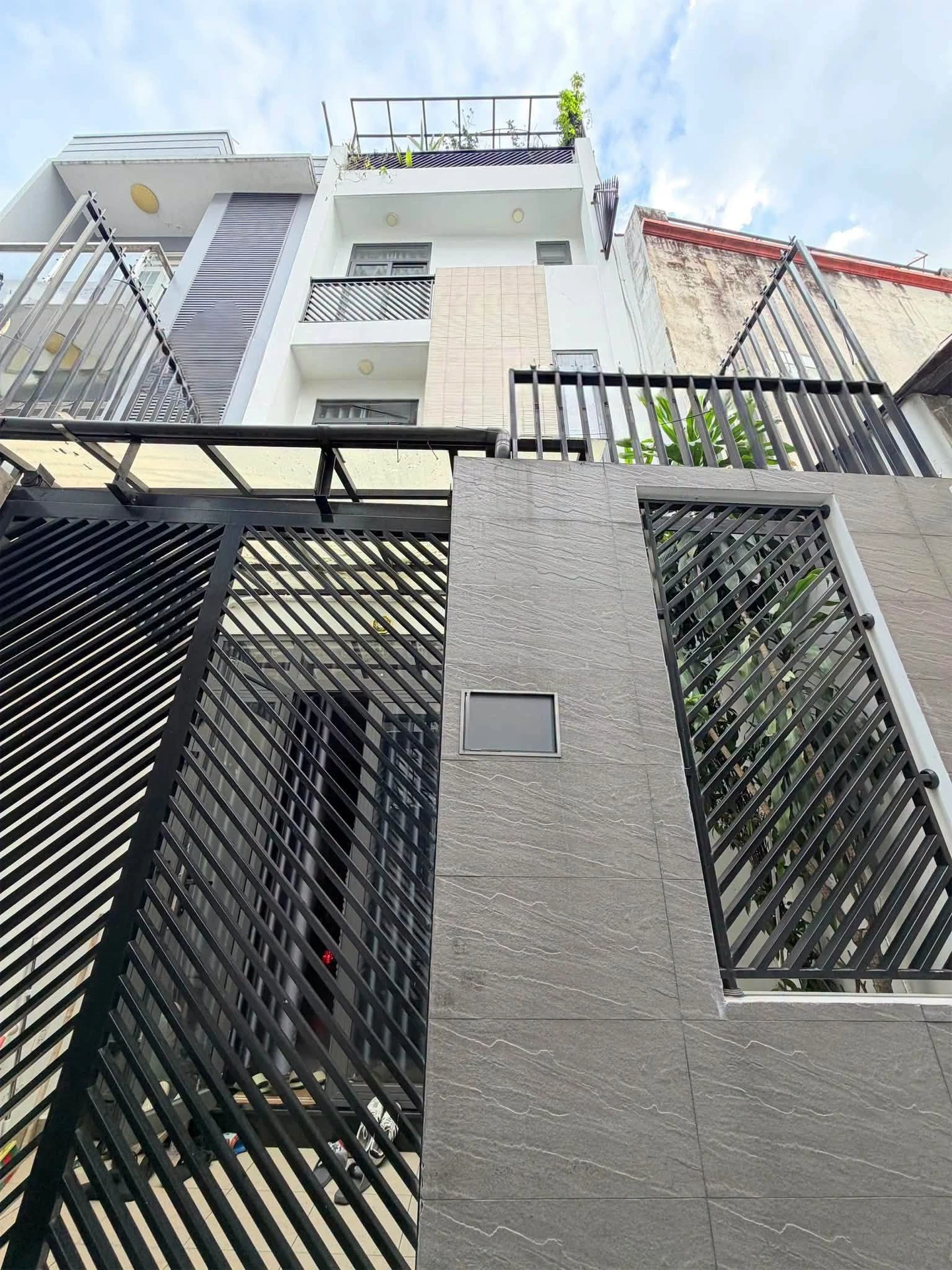 Bán nhà 4 tầng, 4 phòng, 52m2 Bùi Thị Xuân, 7.6 tỷ - Ảnh 1