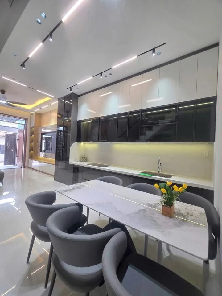 Bán nhà 3 tầng 64m² 3 phòng ngủ full nội thất kiệt Hoàng Văn Thái, Liên Chiểu, Đà Nẵng - Ảnh thu nhỏ 2