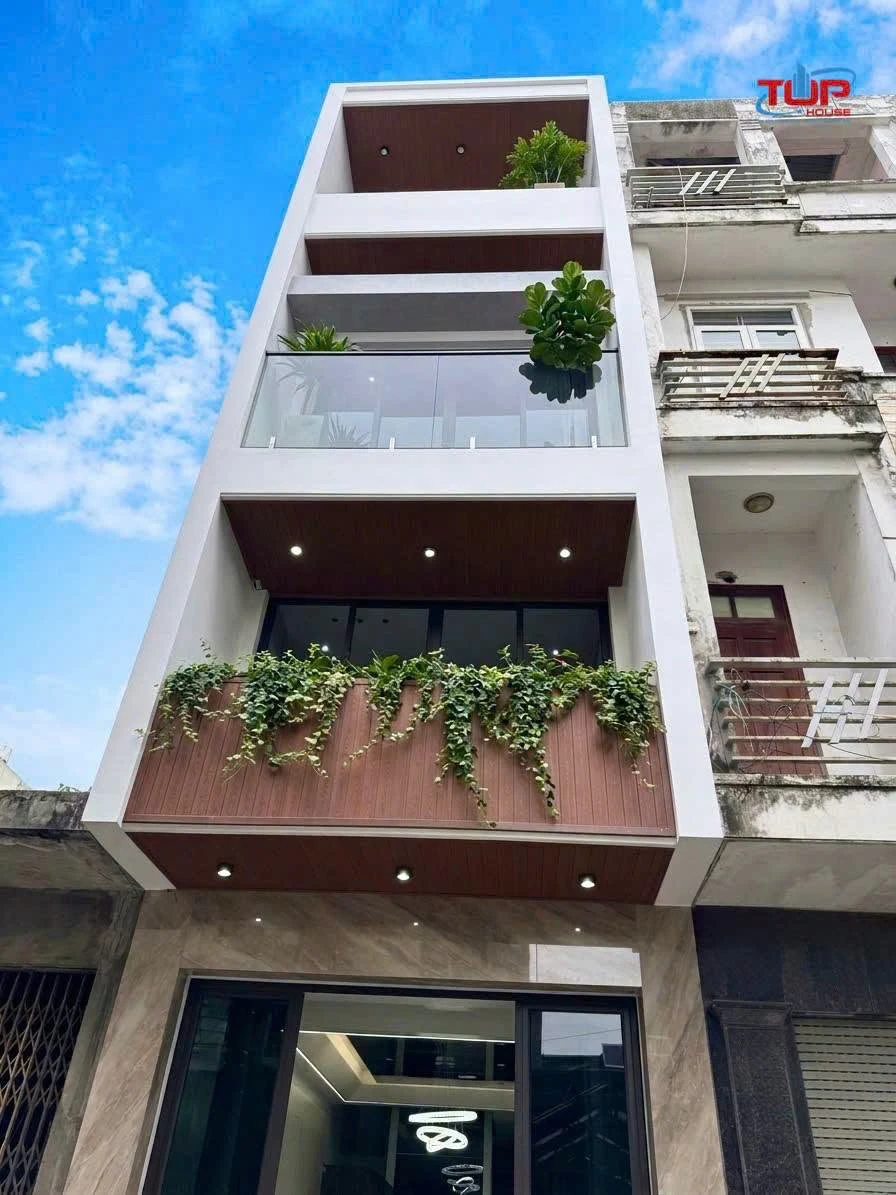 Bán nhà 4 tầng thang máy 70m2 Nguyễn Hữu Tuệ Hải Phòng - Ảnh 1
