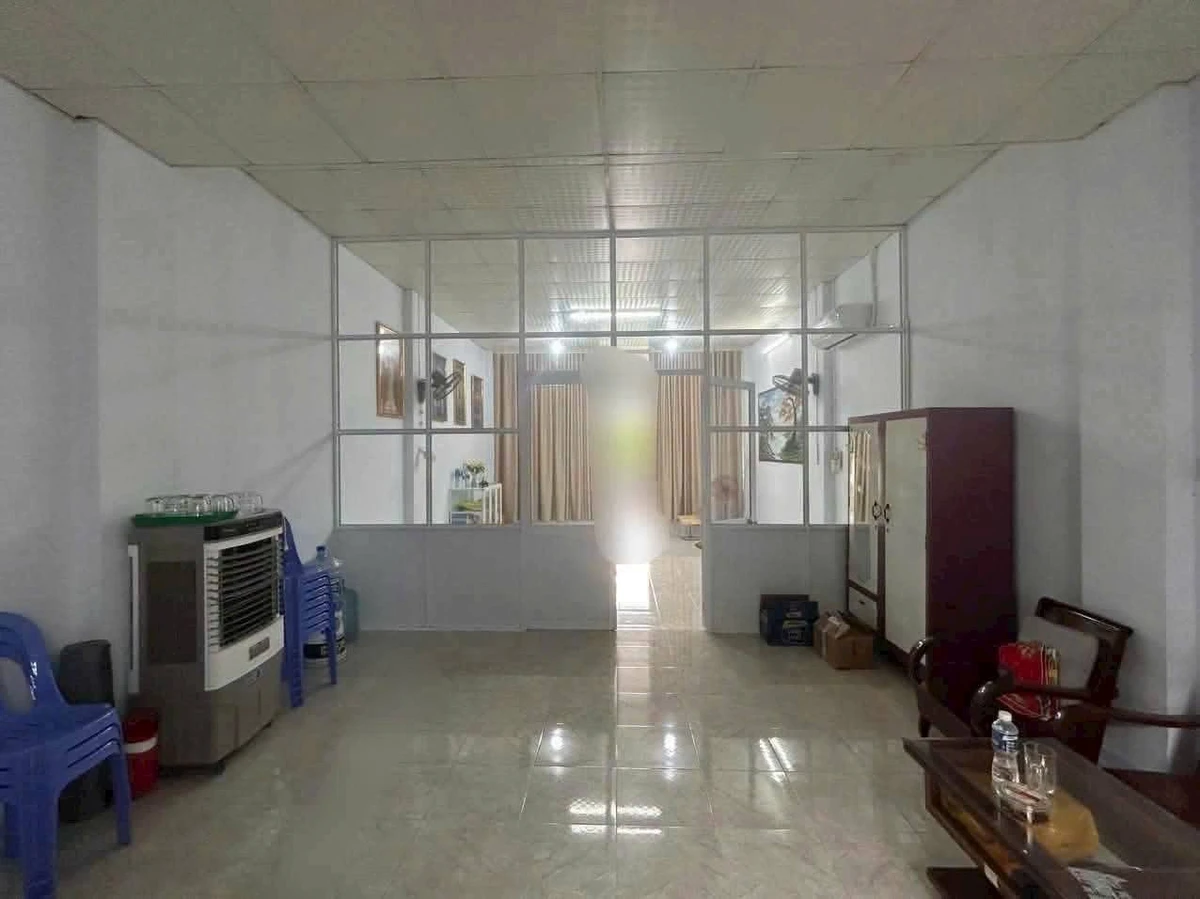 Bán nhà cấp 4 mặt tiền 100m² Phan Thiết 2.8 tỷ - Ảnh thu nhỏ 2