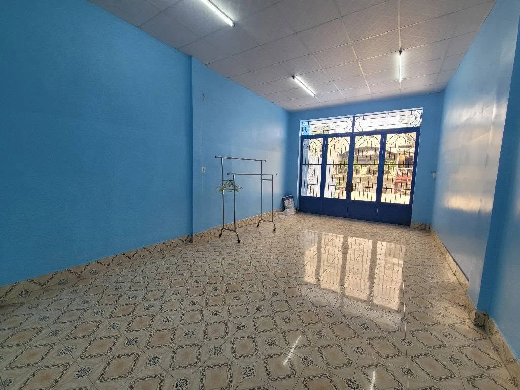 Bán nhà mặt tiền đường Phạm Phú Thứ, 4x20m, 3 tầng 7PN, Phường Bình Tiên, Quận 6 - Ảnh thu nhỏ 2