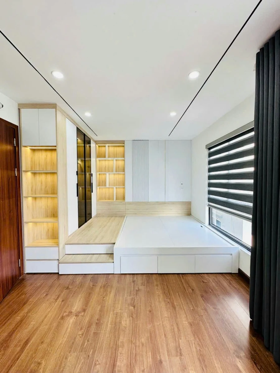 Bán nhà mới 7 tầng 35m2 full nội thất, thang máy, gần đường Cổ Linh, Thạch Bàn, Long Biên, Hà Nội - Ảnh thu nhỏ 3