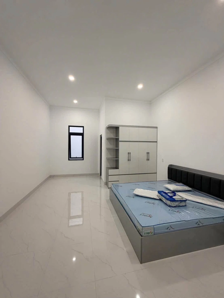 Bán nhà mặt tiền 240m² đường 2 ô tô, Quận 6, 3 tỷ 6 - Ảnh thu nhỏ 2