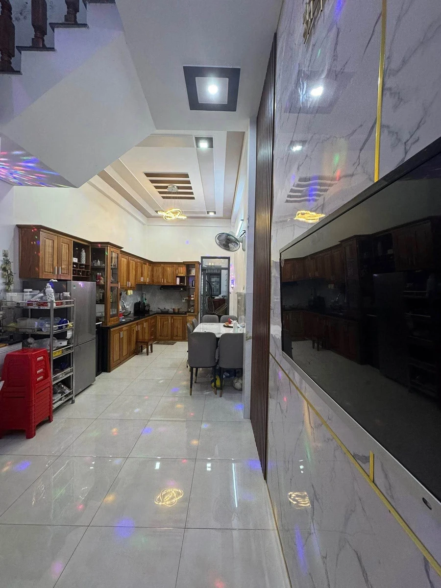 Bán nhà mặt tiền kinh doanh 93m2, 3 tầng, Vũ Bão, Bình Tân - Ảnh thu nhỏ 2