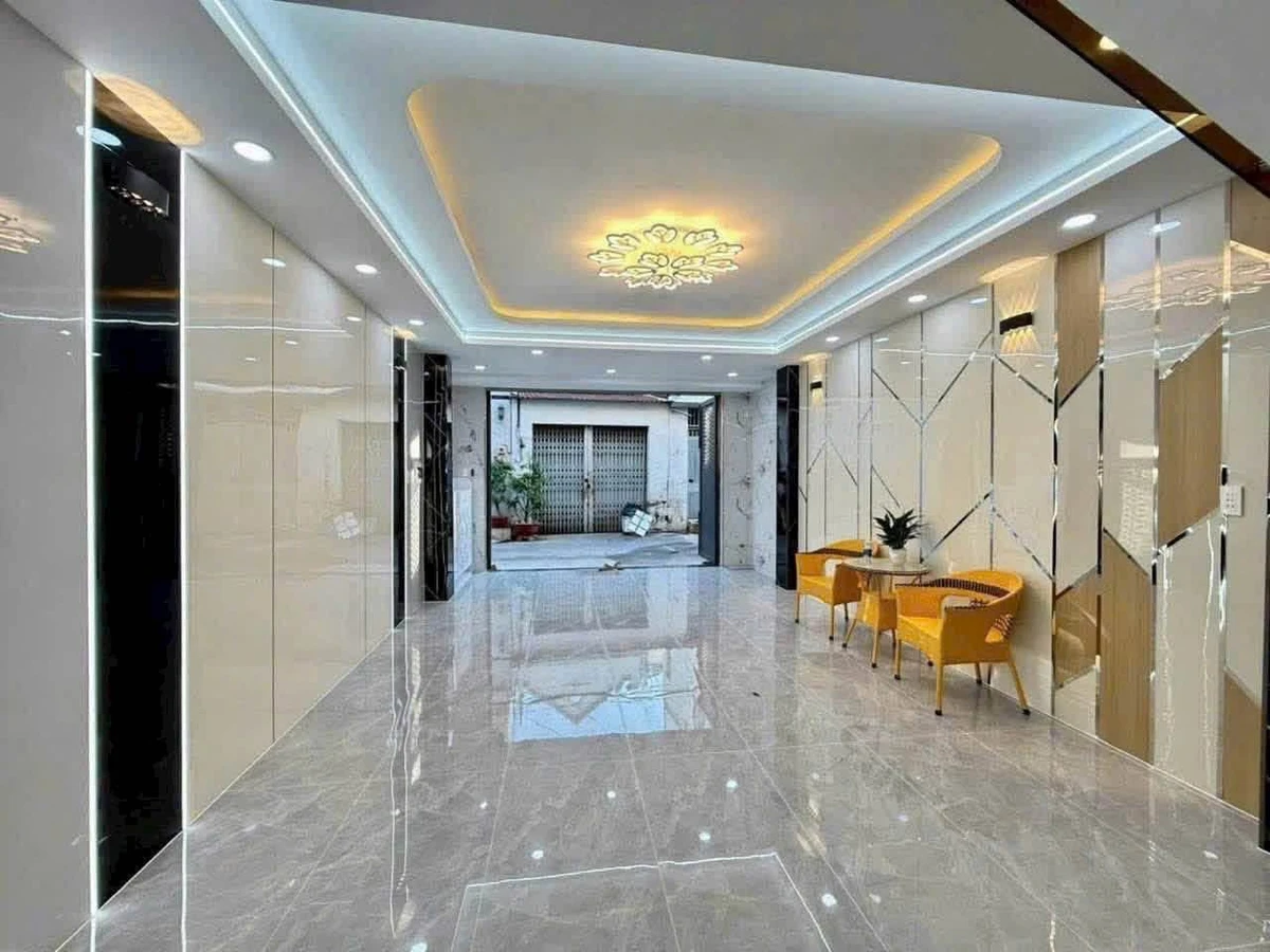 Bán nhà 5 tầng có thang máy 4.5x18m đường Trần Thị Năm, Trung Mỹ Tây, Quận 12 - 8,8 tỷ - Ảnh thu nhỏ 4