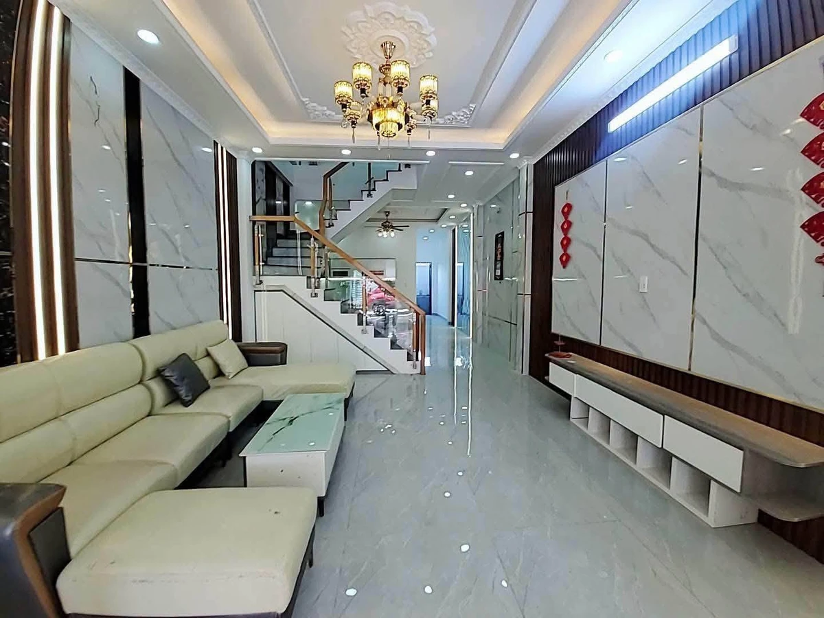 Bán gấp nhà 1 trệt 1 lầu 4,5x22m, 3PN 2WC, sổ hồng riêng, Tân Bửu - Bến Lức - Ảnh thu nhỏ 3