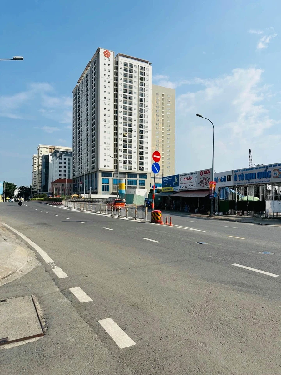 Bán nhà 2 tầng 2PN 3.7x10m hẻm gần Vincom Nguyễn Xí, Bình Thạnh, giá 4 tỷ hơn - Ảnh 1