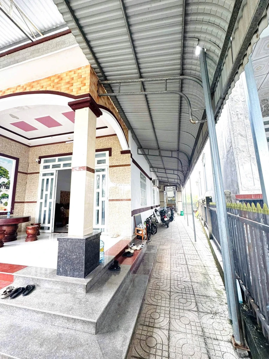Bán nhà 2 phòng ngủ mặt tiền Âu Cơ, Chơn Thành, Bình Phước, 420m2, giá hơn 3 tỷ - Ảnh thu nhỏ 4
