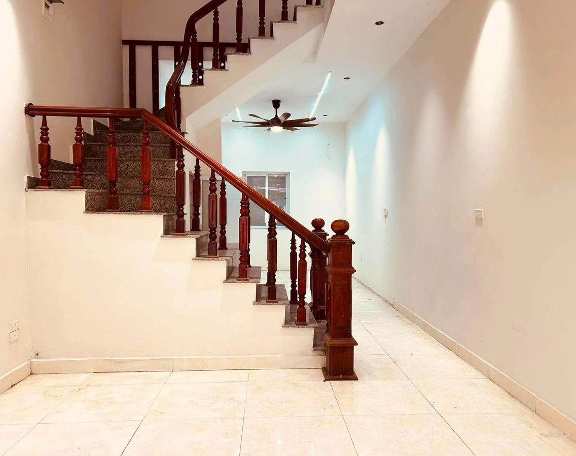 Bán nhà Trần Nguyên Hãn, ô tô đỗ cửa, 65m², 3.9 tỷ - Ảnh thu nhỏ 2