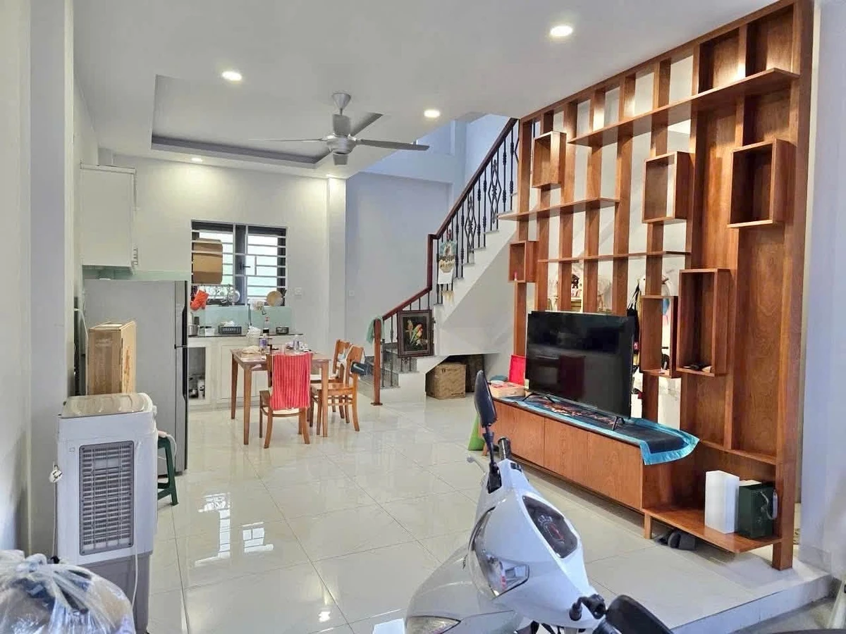 Bán nhà 3 tầng 45m2 hẻm xe hơi đường Lý Thường Kiệt, giáp Quận 10 - Ảnh thu nhỏ 3