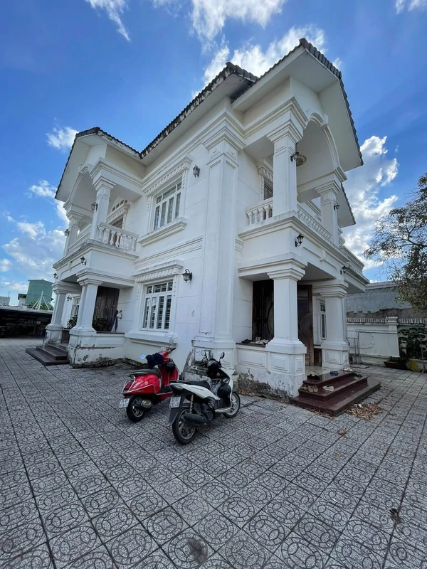 Bán đất mặt tiền Hoàng Quốc Việt An Bình Cần Thơ 2.308m² - 95 tỷ
