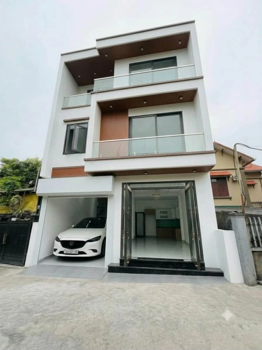 Bán nhà 3 tầng 4 phòng ngủ 60m² Hà Khẩu - Ảnh 1
