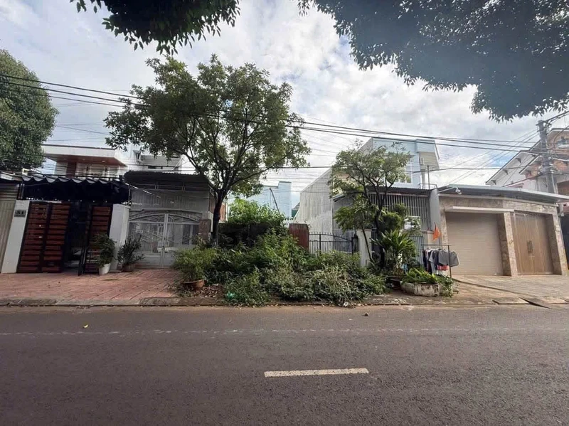 Bán đất mặt tiền Nam Quốc Cang, Buôn Ma Thuột, 6,6x18,2m, giá 5 tỷ 990