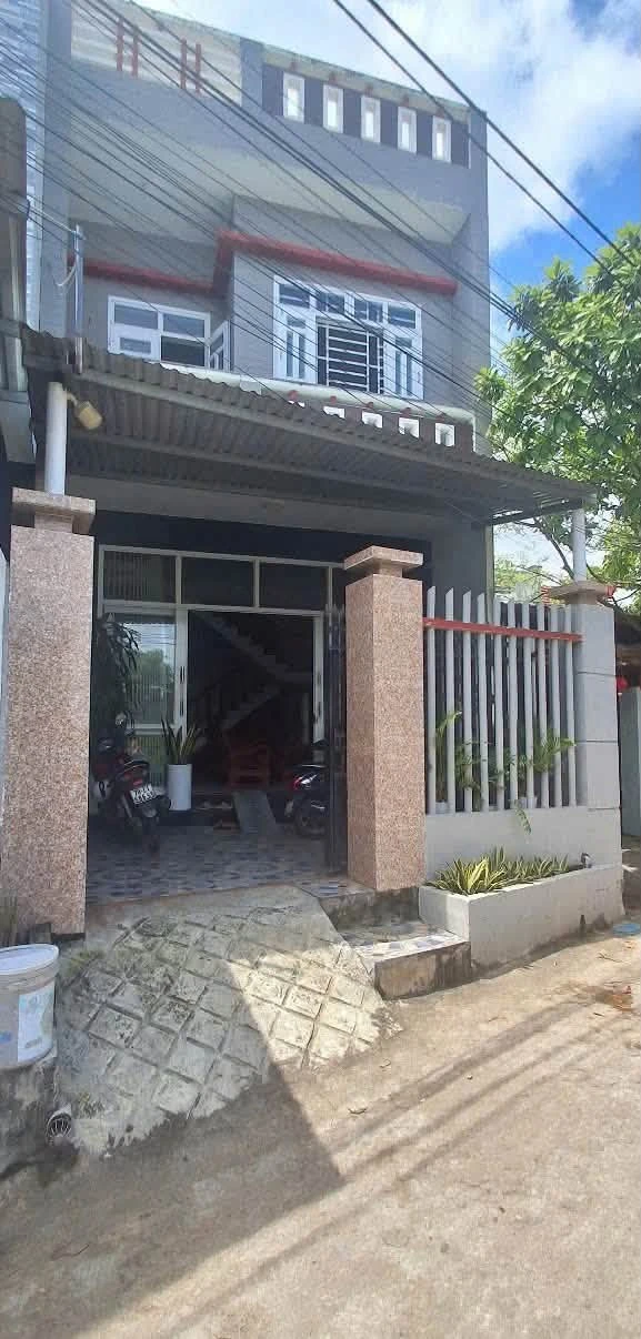 Bán nhà 1 trệt 1 lầu 126m2, 3 PN, Bình Kiến, giá 2tỷ950 - Ảnh 1