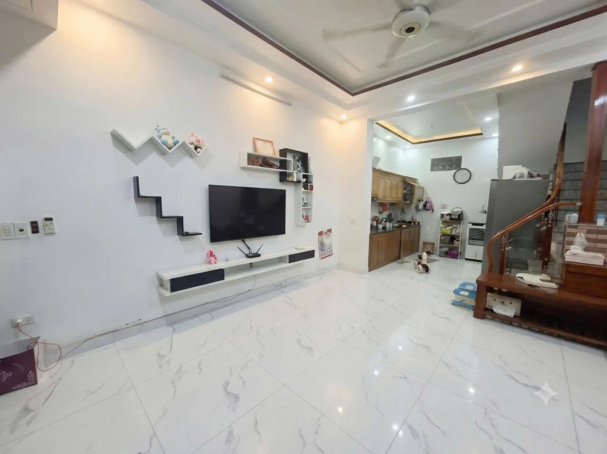 Bán nhà 3 tầng 120m2 đường Đà Nẵng, Bình Tân - Ảnh 1