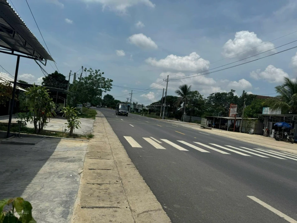 Bán 1,4ha đất 4 mặt tiền Bắc Nha Trang, tặng ngay xe Mercerder GLC 200 khi khách chốt mua tháng 10 - Ảnh 1