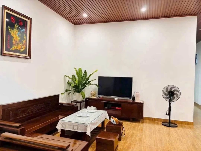 Bán nhà phố 4 tầng 1 tum 67,5m2 khu Giếng Đồn, Phường Hồng Gai, Hạ Long 1074m2