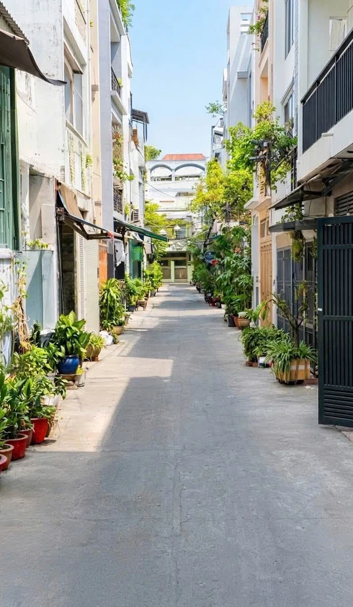 Bán nhà hẻm ô tô 5m, 63m2, 3 tầng, 4PN, gần Cách Mạng Tháng 8, Tân Bình, giá 13 tỷ - Ảnh 1