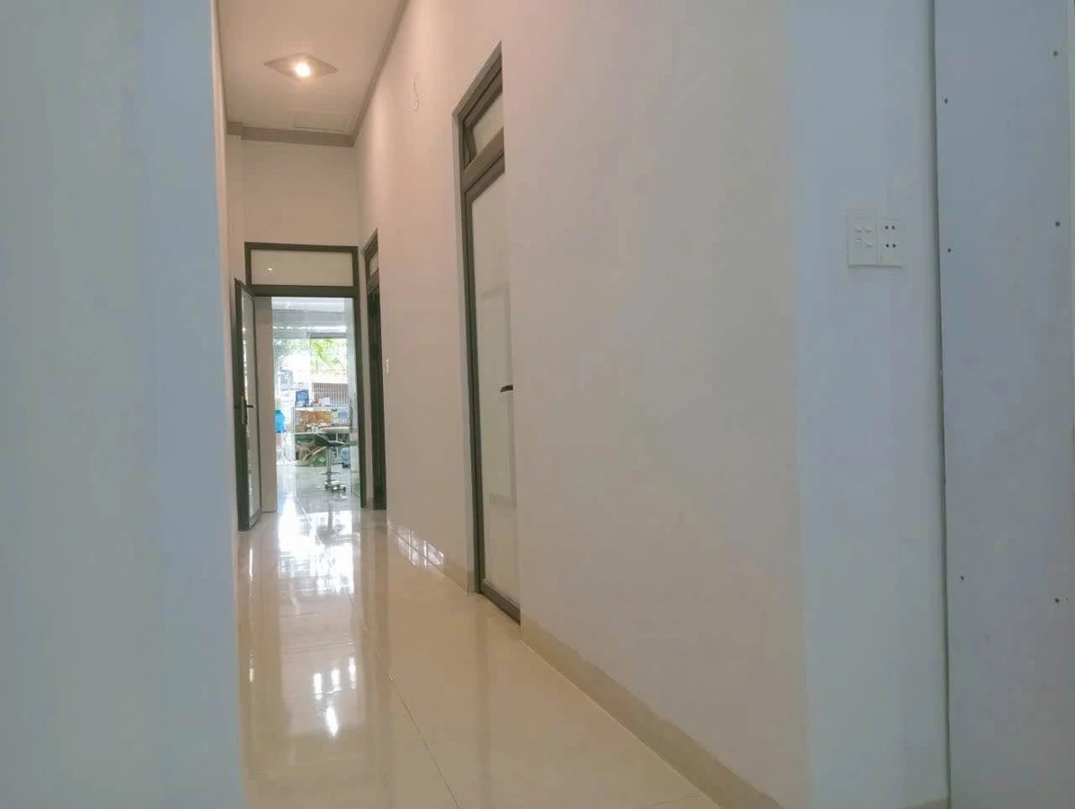 Nhà mặt tiền Y Wang 5x30m, 3 phòng, 4,49 tỷ Eakao - Ảnh thu nhỏ 3