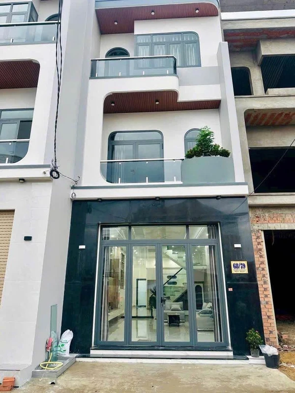 Nhà 1 trệt 2 lầu 100m² 4 phòng ngủ ở Biên Hoà, Đồng Nai