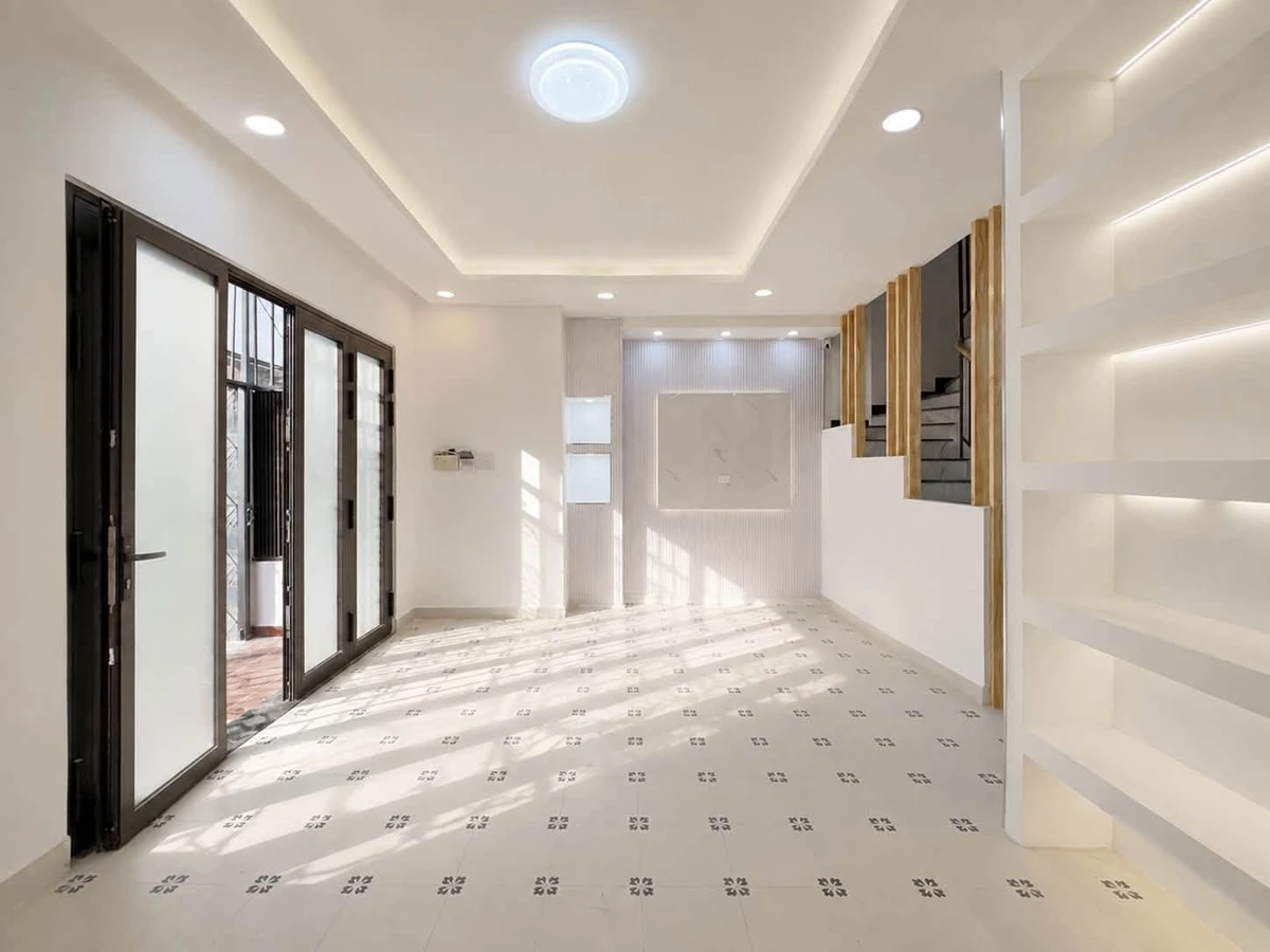 Bán nhà 2 tầng 4 phòng ngủ 72m2 gần chợ Bà Chiểu, Bình Thạnh giá 7,64 tỷ - Ảnh thu nhỏ 2
