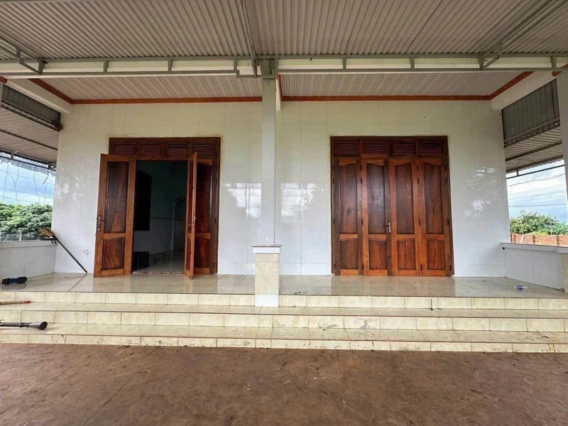 Bán lô đất thị trấn Eapok 100m2 giá 12.9 tỷ, kèm 2 nhà cho thuê