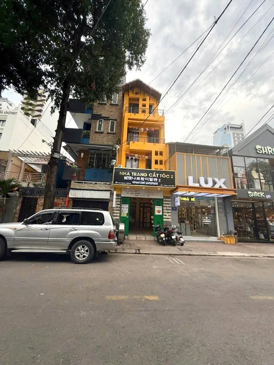 Bán 2 căn nhà mặt tiền Bạch Đằng, trung tâm du lịch Nha Trang, 82m2 giá 28,8 tỷ - Ảnh 1