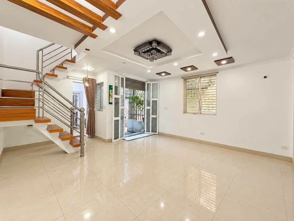 Bán nhà 3 tầng 50m² 4 phòng ngủ Chợ Hàng 2,65 tỷ - Ảnh 1