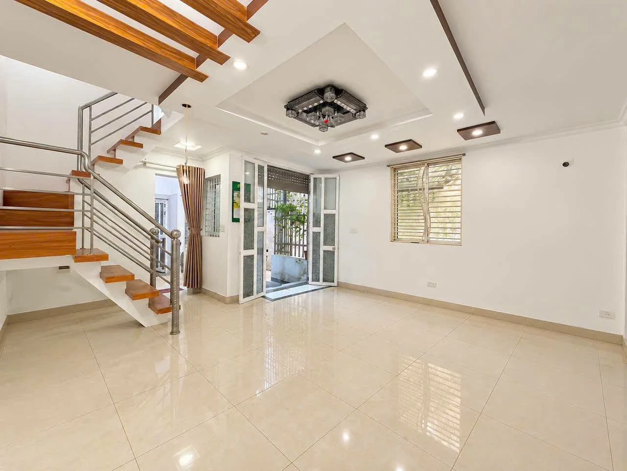 Bán nhà 3 tầng 50m² 4 phòng ngủ Chợ Hàng 2,65 tỷ - Ảnh 1