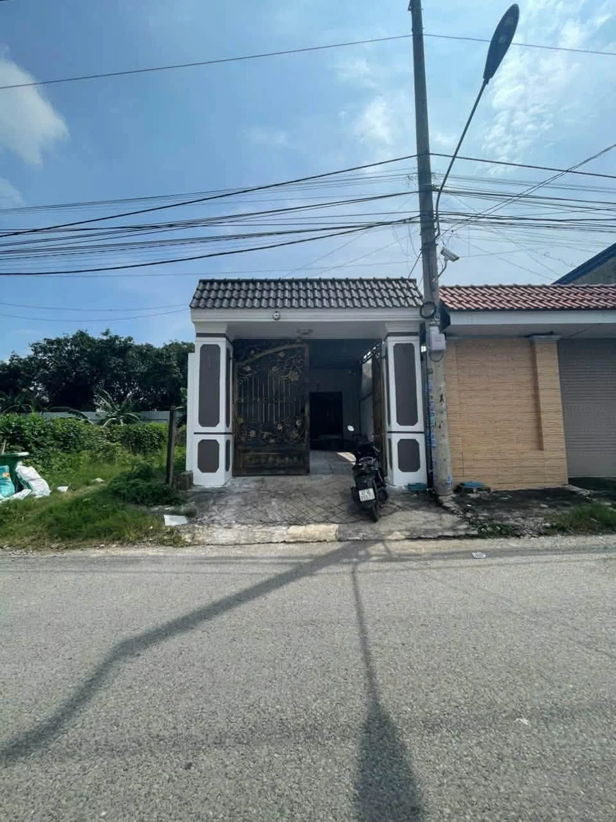 Bán nhà mặt tiền đường nhựa 5x31m, 2 phòng ngủ, Tân Phước Khánh giá 3,55 tỷ - Ảnh thu nhỏ 2