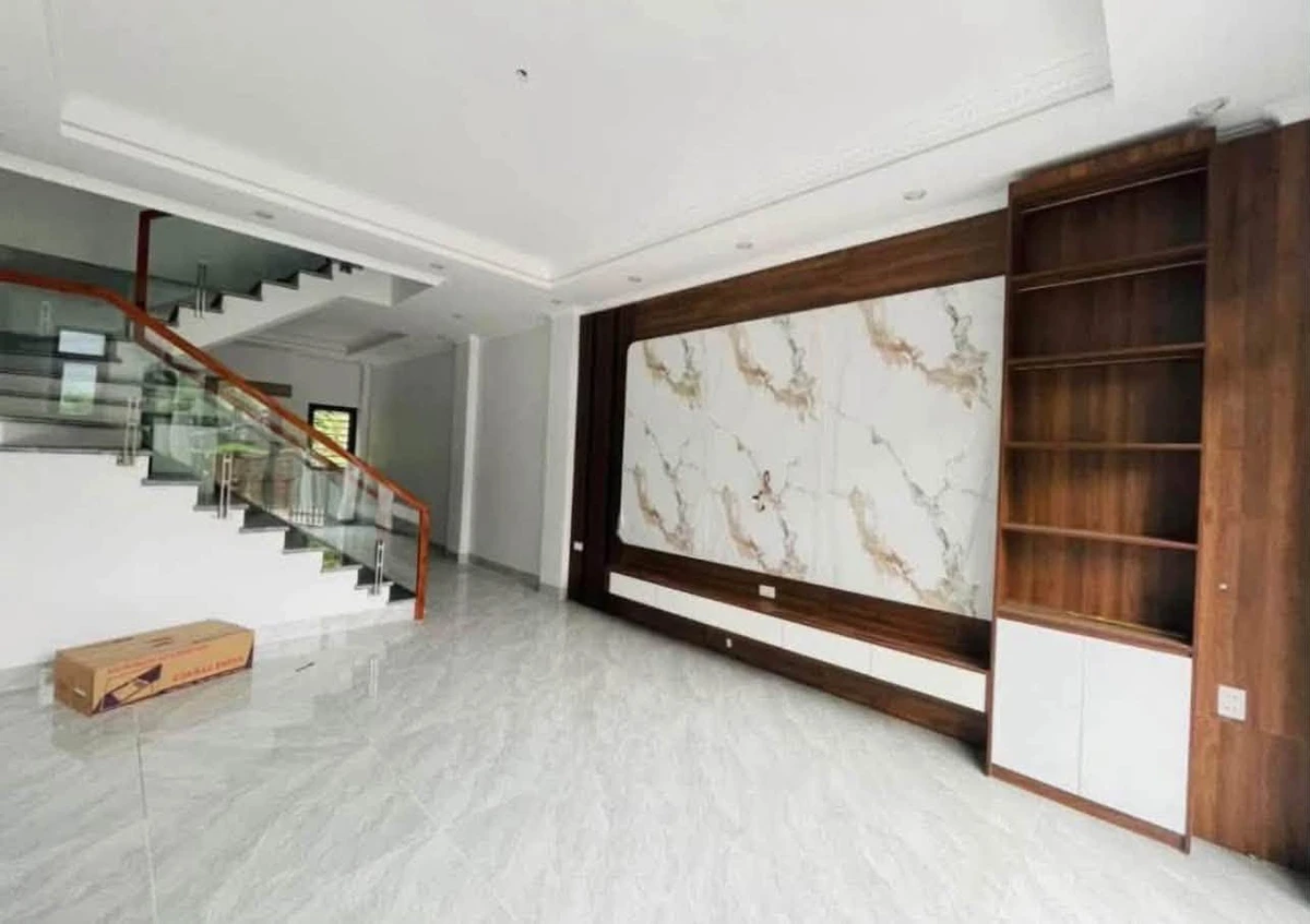Bán nhà 3 tầng 65m2 ngõ 32 Bãi Muối, Cao Thắng, Hạ Long, giá 3,6 tỷ - Ảnh thu nhỏ 2
