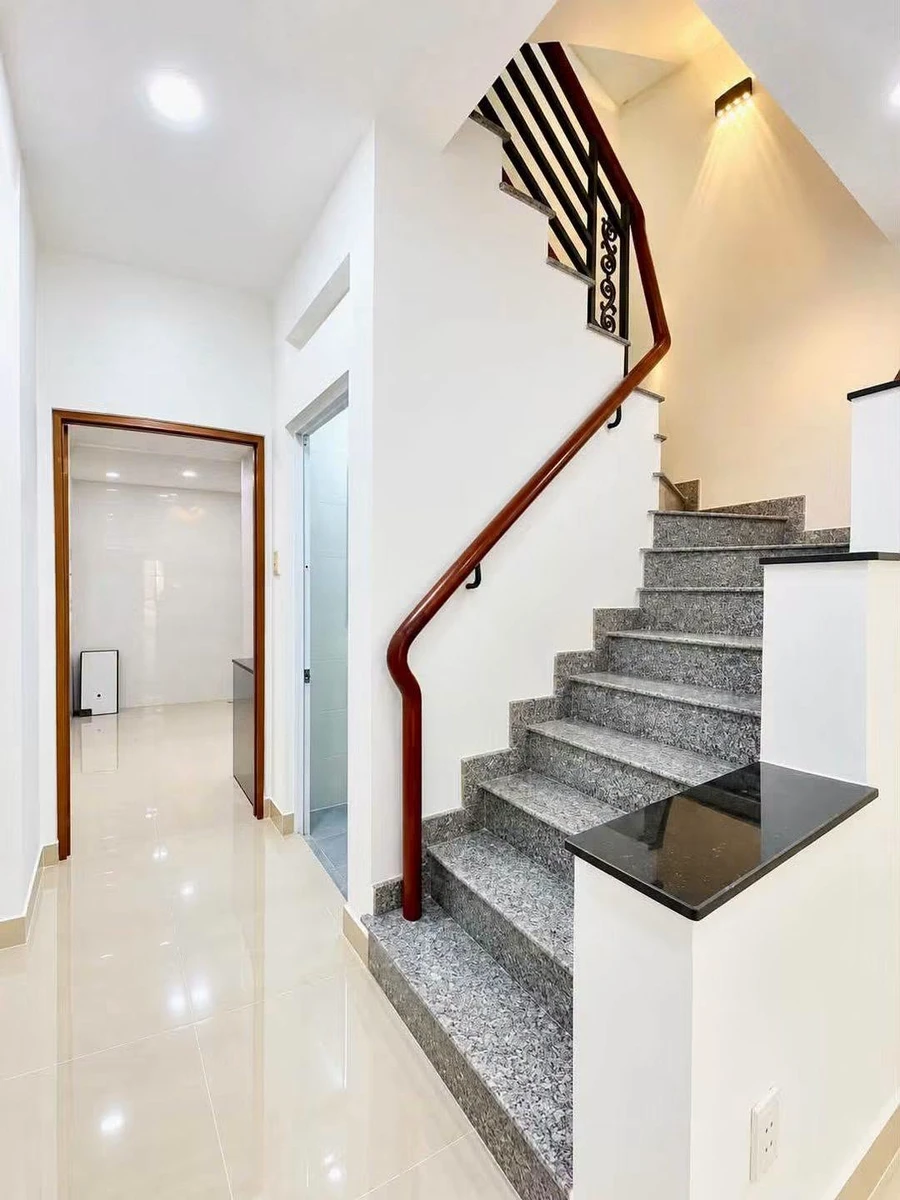 Bán nhà 5 tầng BTCT hẻm ô tô 7 phòng ngủ, 40m2 gần chợ Nguyễn Tri Phương, Quận 10 - Ảnh thu nhỏ 3