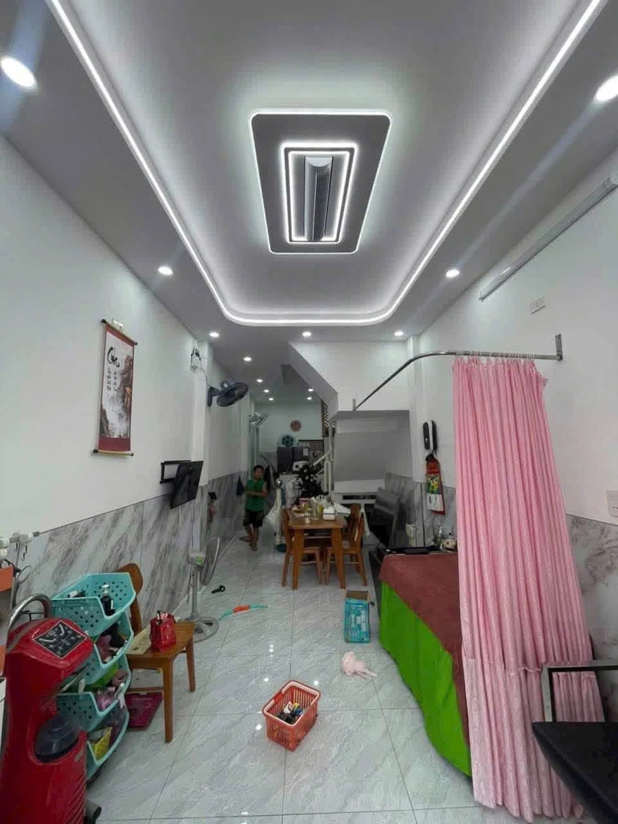 Bán nhà mặt tiền đường Bà Triệu, trung tâm Quy Nhơn, 36m2, 2,5 tầng, giá 4,25 tỷ - Ảnh thu nhỏ 2