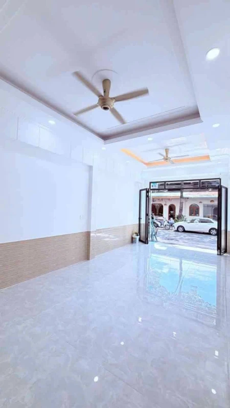 Nhà mặt tiền kinh doanh Dĩ An 64m² 4 tầng 5,95 tỷ