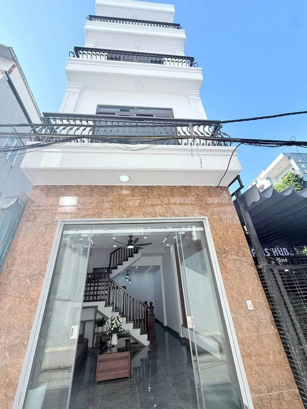 Bán nhà 4 tầng 40m2 phố Ẩm Thực Tuệ Tĩnh, Hải Dương