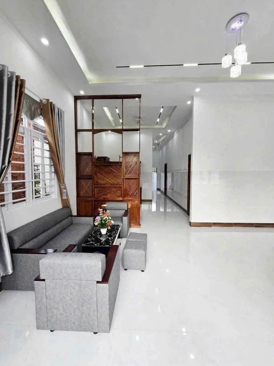 Bán nhà mái Thái 3PN 224m² Tây Ninh giá 2 tỷ 350 triệu - Ảnh thu nhỏ 4