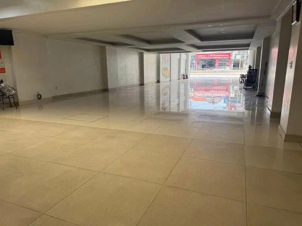 Cho thuê shophouse 540m2, 5 PN mặt tiền Nguyễn Văn Linh, Hải Phòng - Ảnh thu nhỏ 3