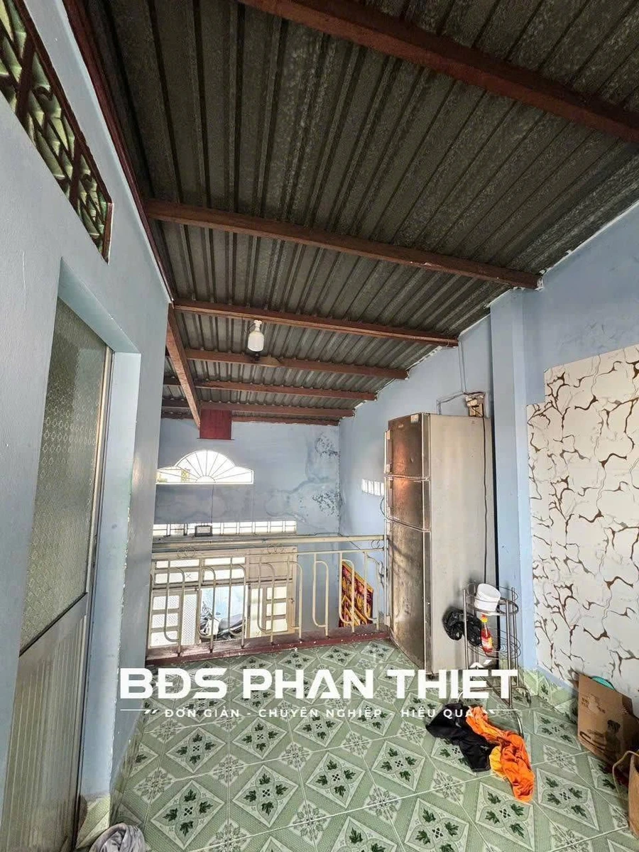 Bán nhà 60m2 sát mặt tiền Quốc Lộ 1A, Phan Thiết, 750 triệu - Ảnh thu nhỏ 2