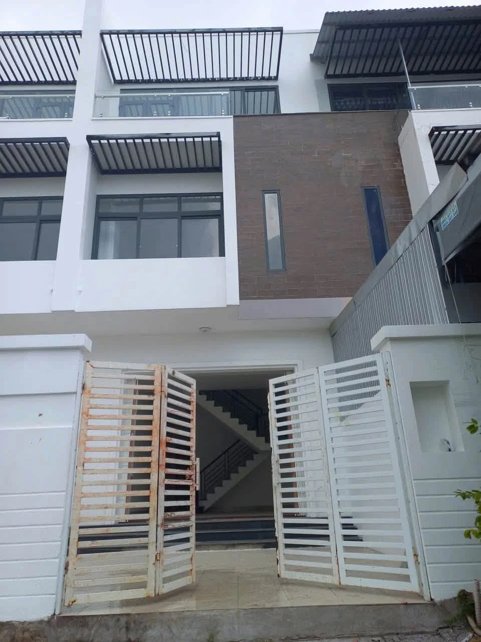 Cho thuê nhà 4 phòng ngủ KĐT Tây Bắc, Rạch Giá, 100m², 8tr/tháng - Ảnh 1