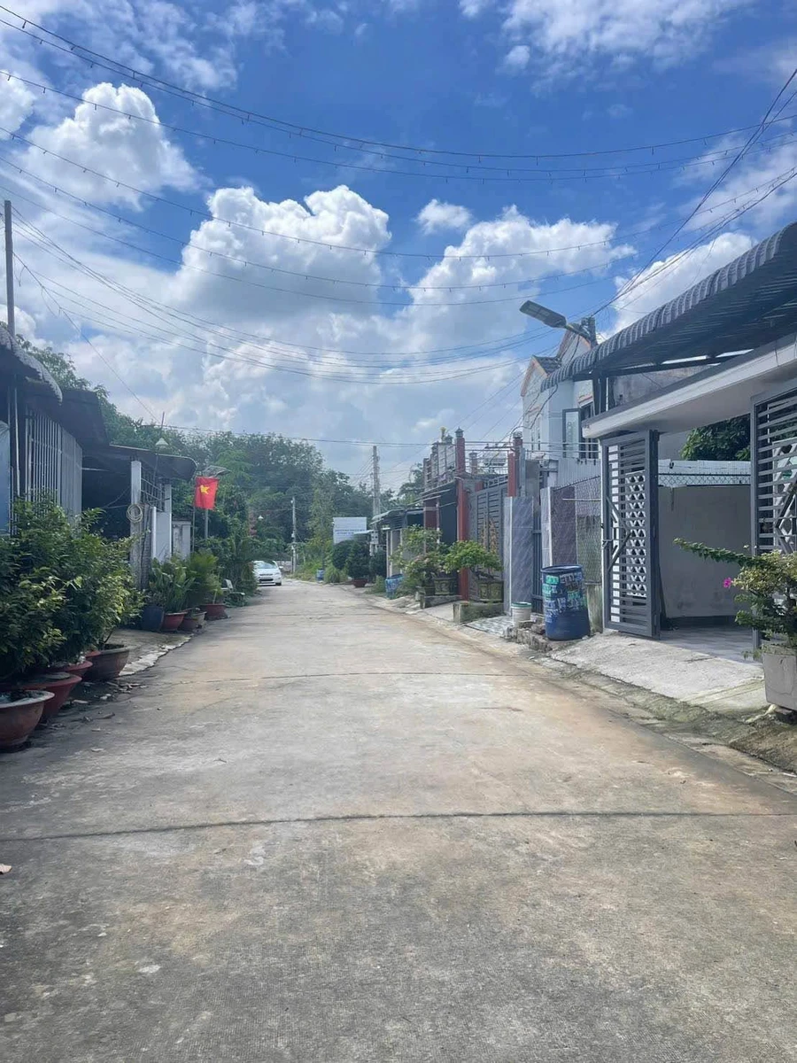Bán nhà 2PN 100m² Bến Cát Bình Dương 1 tỷ 680 triệu - Ảnh 1