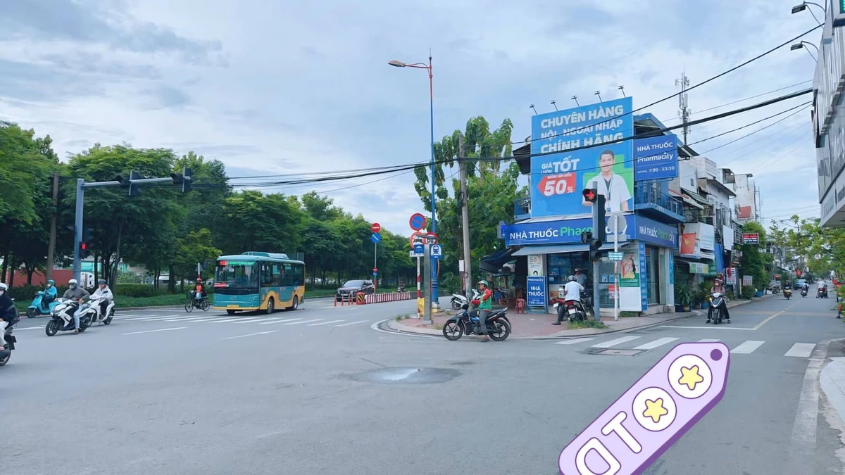 Bán nhà phố 111m2 mặt tiền 9m giá 6,3 tỷ Tân Bình - Ảnh thu nhỏ 2