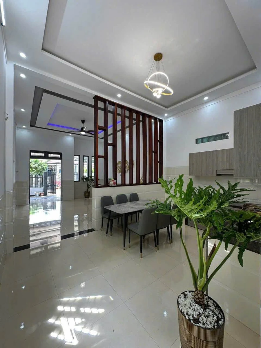 Bán nhà 2 mặt tiền 60m² gần sân bóng Buôn Ma Thuột - Ảnh thu nhỏ 2