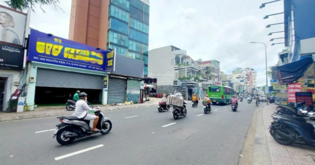 Bán nhà mặt tiền Nguyễn Kiệm, Phú Nhuận 61m2, 4 tầng mới, giá hơn 11 tỷ - Ảnh 1