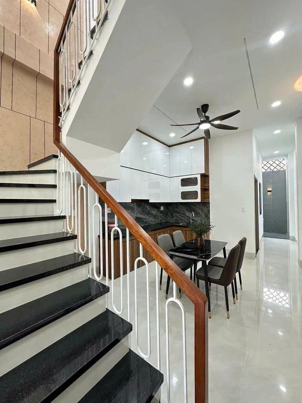 Bán nhà 1 trệt 1 lầu 3PN 2WC 80m2 Tam Hiệp Đồng Nai